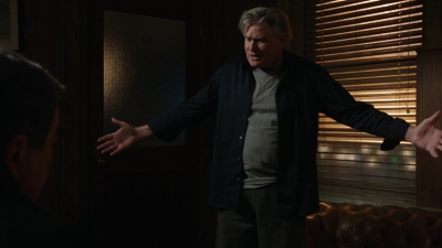 BLUE_BLOODS_-_E8X17_CLOSE_CALLS_039.jpg