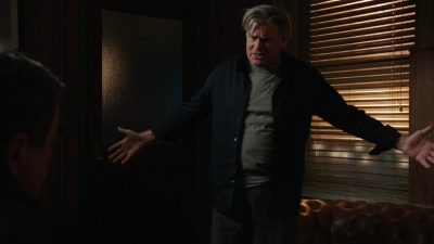 BLUE_BLOODS_-_E8X17_CLOSE_CALLS_041.jpg