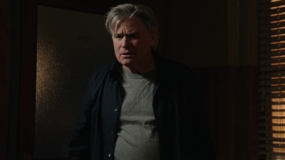 BLUE_BLOODS_-_E8X17_CLOSE_CALLS_045.jpg