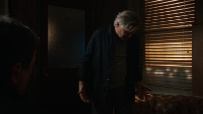 BLUE_BLOODS_-_E8X17_CLOSE_CALLS_050.jpg