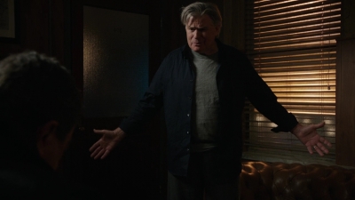 BLUE_BLOODS_-_E8X17_CLOSE_CALLS_055.jpg