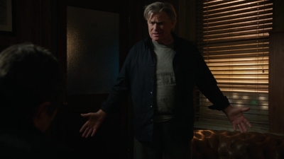BLUE_BLOODS_-_E8X17_CLOSE_CALLS_057.jpg