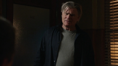 BLUE_BLOODS_-_E8X17_CLOSE_CALLS_091.jpg