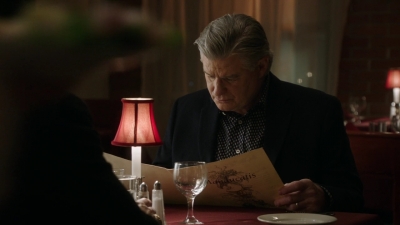 BLUE_BLOODS_-_E8X17_CLOSE_CALLS_102.jpg