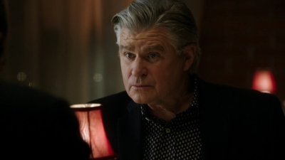 BLUE_BLOODS_-_E8X17_CLOSE_CALLS_105.jpg
