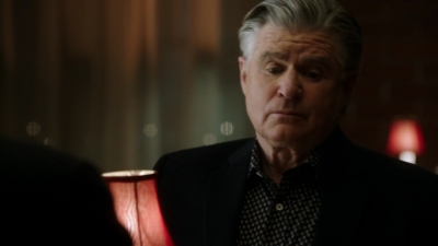 BLUE_BLOODS_-_E8X17_CLOSE_CALLS_108.jpg