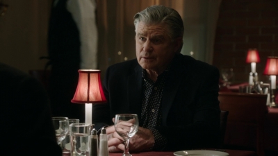 BLUE_BLOODS_-_E8X17_CLOSE_CALLS_114.jpg