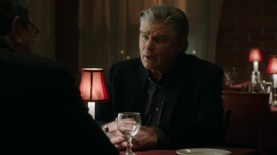 BLUE_BLOODS_-_E8X17_CLOSE_CALLS_116.jpg