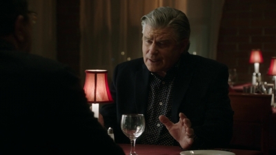 BLUE_BLOODS_-_E8X17_CLOSE_CALLS_128.jpg