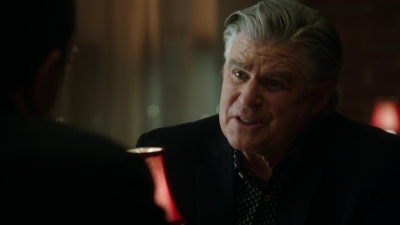 BLUE_BLOODS_-_E8X17_CLOSE_CALLS_144.jpg
