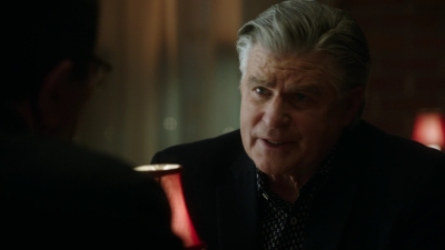 BLUE_BLOODS_-_E8X17_CLOSE_CALLS_148.jpg
