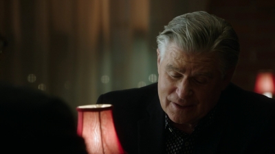 BLUE_BLOODS_-_E8X17_CLOSE_CALLS_155.jpg
