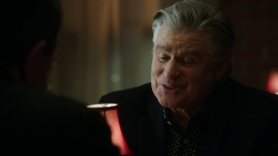 BLUE_BLOODS_-_E8X17_CLOSE_CALLS_184.jpg