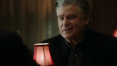 BLUE_BLOODS_-_E8X17_CLOSE_CALLS_198.jpg