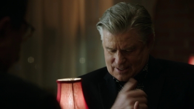 BLUE_BLOODS_-_E8X17_CLOSE_CALLS_202.jpg