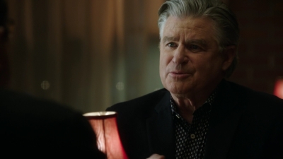 BLUE_BLOODS_-_E8X17_CLOSE_CALLS_210.jpg