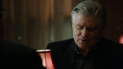 BLUE_BLOODS_-_E8X17_CLOSE_CALLS_211.jpg