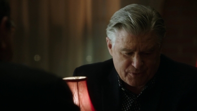 BLUE_BLOODS_-_E8X17_CLOSE_CALLS_216.jpg