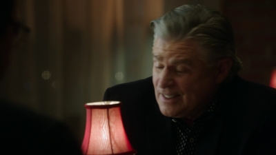 BLUE_BLOODS_-_E8X17_CLOSE_CALLS_260.jpg