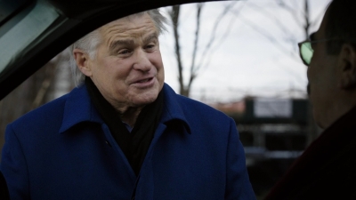 BLUE_BLOODS_-_E8X17_CLOSE_CALLS_337.jpg