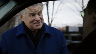 BLUE_BLOODS_-_E8X17_CLOSE_CALLS_338.jpg