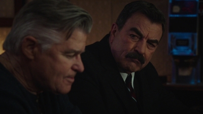 BLUE_BLOODS_-_E9X17_TWO_FACED_006.jpg