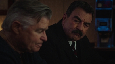 BLUE_BLOODS_-_E9X17_TWO_FACED_007.jpg
