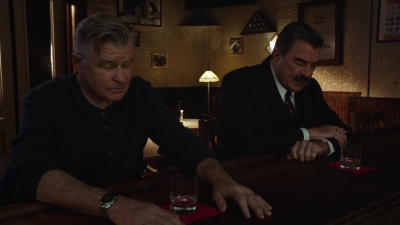 BLUE_BLOODS_-_E9X17_TWO_FACED_023.jpg