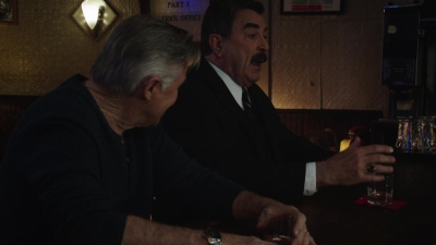 BLUE_BLOODS_-_E9X17_TWO_FACED_045.jpg