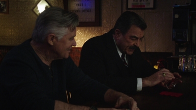 BLUE_BLOODS_-_E9X17_TWO_FACED_048.jpg