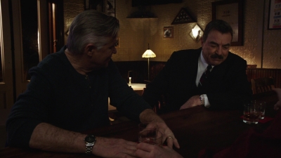BLUE_BLOODS_-_E9X17_TWO_FACED_064.jpg