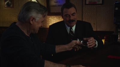 BLUE_BLOODS_-_E9X17_TWO_FACED_072.jpg