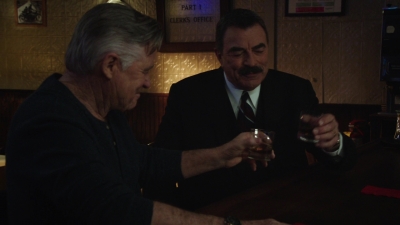 BLUE_BLOODS_-_E9X17_TWO_FACED_073.jpg