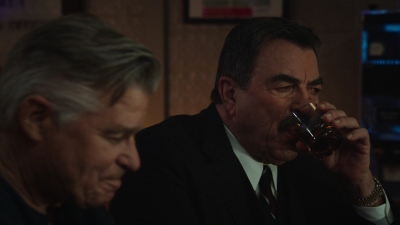 BLUE_BLOODS_-_E9X17_TWO_FACED_078.jpg