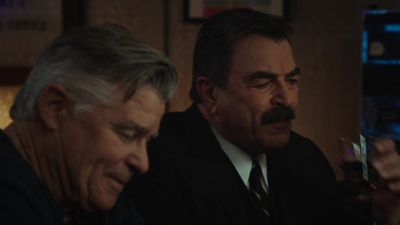 BLUE_BLOODS_-_E9X17_TWO_FACED_079.jpg