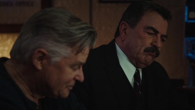 BLUE_BLOODS_-_E9X17_TWO_FACED_101.jpg