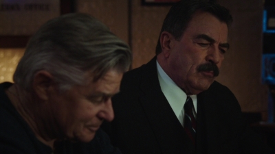BLUE_BLOODS_-_E9X17_TWO_FACED_102.jpg
