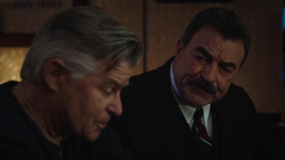 BLUE_BLOODS_-_E9X17_TWO_FACED_109.jpg