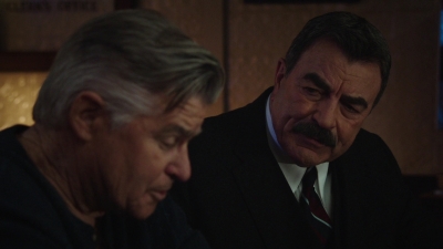 BLUE_BLOODS_-_E9X17_TWO_FACED_110.jpg