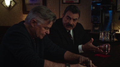 BLUE_BLOODS_-_E9X17_TWO_FACED_156.jpg