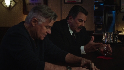 BLUE_BLOODS_-_E9X17_TWO_FACED_159.jpg