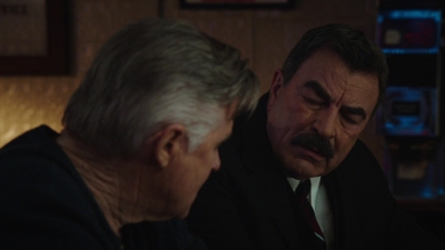 BLUE_BLOODS_-_E9X17_TWO_FACED_181.jpg