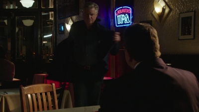 BLUE_BLOODS_-_E9X17_TWO_FACED_225.jpg