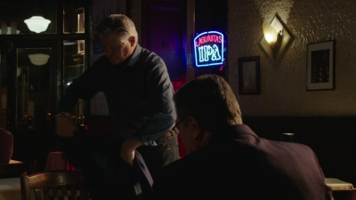 BLUE_BLOODS_-_E9X17_TWO_FACED_230.jpg