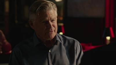 BLUE_BLOODS_-_E9X17_TWO_FACED_280.jpg