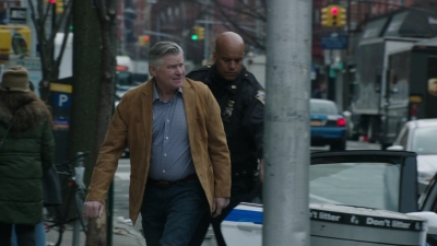 BLUE_BLOODS_-_E9X17_TWO_FACED_352.jpg