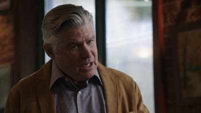 BLUE_BLOODS_-_E9X17_TWO_FACED_409.jpg
