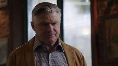 BLUE_BLOODS_-_E9X17_TWO_FACED_420.jpg
