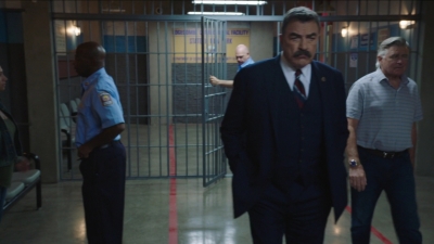 BLUE_BLOODS_-_E10X01_THE_REAL_THING_375.jpg